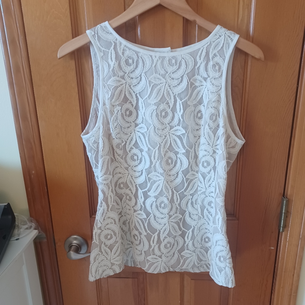 Womans Ivory Lace Shell S6p Banana Republic